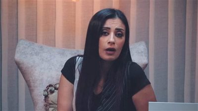 ريهام عياد عن أزمة صورة نجيب محفوظ : غلطة مونتير