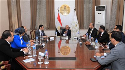 وزير التربية والتعليم يلتقي وفد تنسيقية شباب الأحزاب والسياسيين