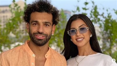 محمد صلاح يظهر مع ملكة جمال مصر في دبي | صور