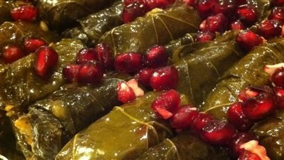 طريقة عمل سلطة ورق العنب بالرمان | فيديو