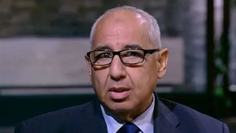 الدكتور على عوف،