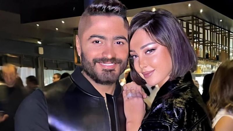 تامر حسني وزوجته