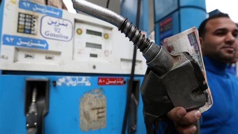 تموين البنزين صورة
