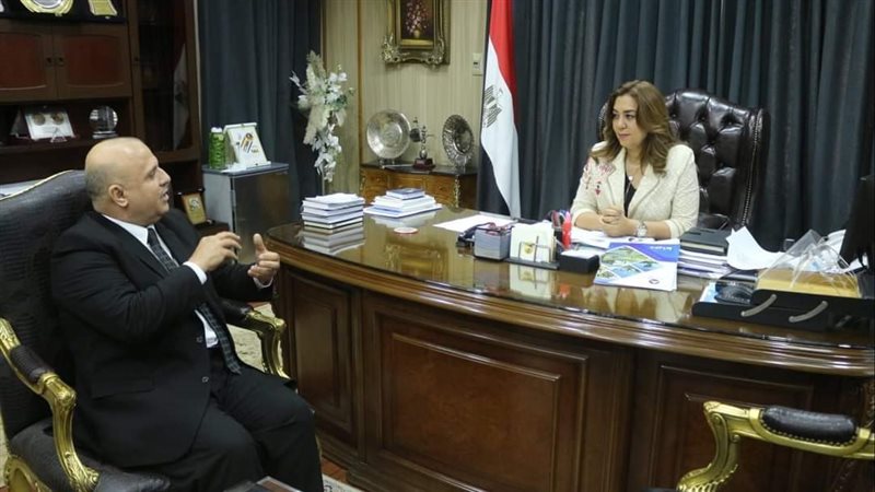 المحافظ تستقبل مدير