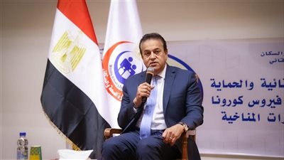 وزير الصحة يحسم الجدل حول إلغاء تكليف الأطباء