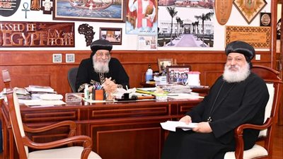 البابا تواضروس يتابع استعدادات العام الدراسي الجديد بالكلية الإكليريكية