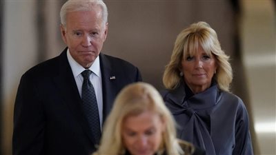 موقف محرج للرئيس الأمريكي أثناء جنازة الملكة إليزابيث