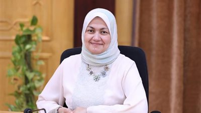 رئيس جامعة الأزهر يهنئ الدكتورة نهلة الصعيدي لندبها مستشارًا لشئون الوافدين