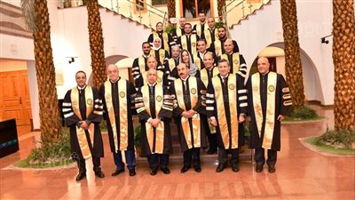 تخريج دفعة اليوبيل الذهبي للدراسات العليا بالأكاديمية العربية للعلوم والتكنولوجيا بأسوان | صور