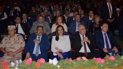 نائب محافظ البحيرة تقدم التهنئة بالعيد القومي للمحافظة.. وتكرم عددا من المتفوقين | صور 