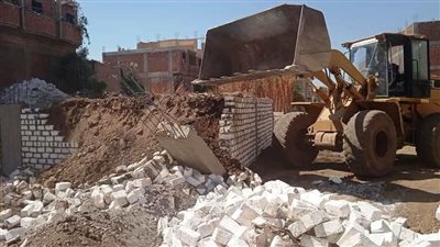 إزالة 7 حالات تعد على أراضي أملاك الدولة بالاقصر