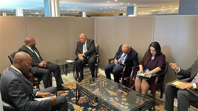 وزير الخارجية يبحث مع نظيره البوروندي تعزيز العلاقات الثنائية