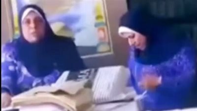 موظفة تطلب حضور متوفيين أمامها لأخذ توقيعهم.. والنشطاء: روحولهم القبر |فيديو 
