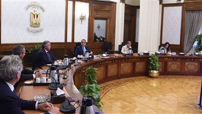 مدبولي يعقد اجتماعا مع الشركات المُنفذة للأعمال والخدمات اللوجيستية لقمة المناخ 