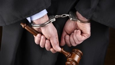 القبض على محام انتحل صفة رئيس محكمة وبحوزته 5 أسلحة نارية بحدائق الأهرام