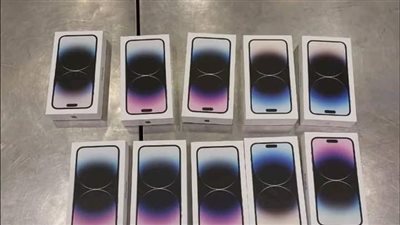 ضبط 3 موظفات بإحدى شركات الطيران لمحاولتهن تهريب هواتف iPhone 14 