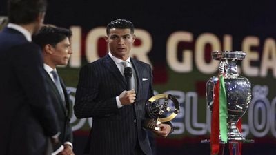 كريستيانو رونالدو يفجر مفاجأة بشأن موعد اعتزاله اللعب الدولي 