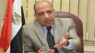 وزير قطاع الأعمال يبحث ملفات تطوير القابضة للأدوية والمستلزمات الطبية