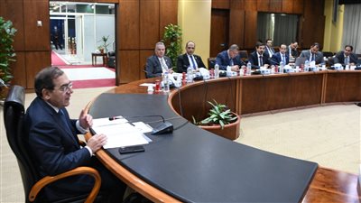 الملا يبحث مشاركة قطاع البترول والغاز في يوم خفض الانبعاثات الكربونية