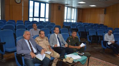 محافظ المنيا يستعرض جهود الوحدات المحلية في تنفيذ قرارات الإزالة