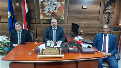 وكيل تعليم دمياط يجتمع بموجهي عموم المديرية.. ويؤكد أهمية سد عجز المعلمين