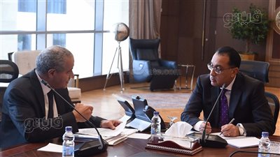 رئيس الوزراء يتابع مع وزير التموين موقف الأرصدة الاستراتيجية من السلع الأساسية