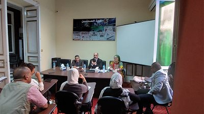 وكيل تعليم الإسكندرية: أسعي لتسليم الكتب لجميع الطلاب قبل دفع المصروفات| صور 