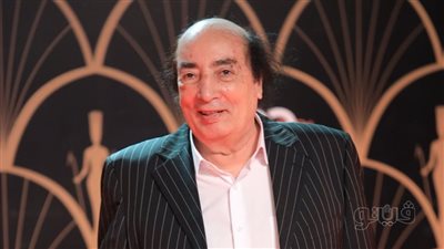 أول ظهور لعبد الله مشرف بعد أزمته الصحية في مهرجان القاهرة للدراما | فيديو