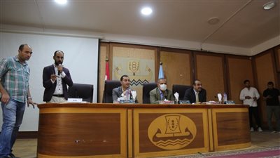 محافظ كفر الشيخ يشهد قرعة مشروع عربات الطعام والمشروبات | صور