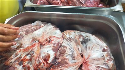 ضبط 120 طن كبدة ودواجن فاسدة في ثلاجة بكرداسة