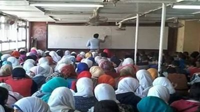 لماذا يطالب النواب بتخفيف المواد الدراسية على الطلاب في الترم الواحد؟