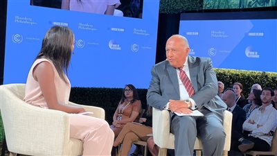 وزير الخارجية يشارك في منتدى بلومبرج حول عمل المناخ