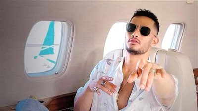 مشادة وطرد وزفة بالموتوسيكلات.. تفاصيل ليلة الكر والفر لمحمد رمضان في شوارع الإسكندرية