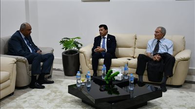 أشرف صبحي يلتقي مساعد وزير الخارجية بحضور حسن مصطفى 