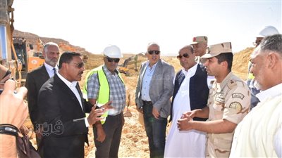 وزير الري يتفقد تطوير منظومة خفض الصرف الزراعي بسيوة