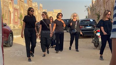 وصول جثمان الفنان هشام سليم إلى مقابر الواحات| فيديو وصور