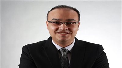 لماذا قرر المركزي تثبيت سعر الفائدة رغم رفعها في العديد من الدول؟ اقتصادي يجيب