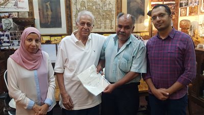 مواطن يهدي المجلس الأعلى للآثار 125 قطعة أثرية