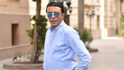 مصطفى كامل: ليا الشرف لو أنا مغني بوابين مصر | فيديو