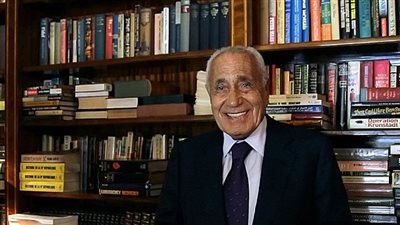 حاضر رغم الغياب.. ذكرى ميلاد الجورنالجي محمد حسنين هيكل