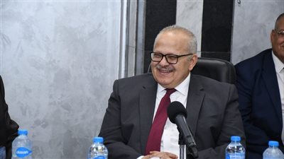 رئيس جامعة القاهرة يوجه بسرعة تنفيذ خطط القومي للأورام 