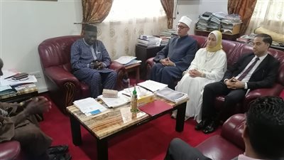 وفد الأزهر لـ جامبيا يلتقي بوزير الأراضي والتنمية المحلية والشؤون الدينية