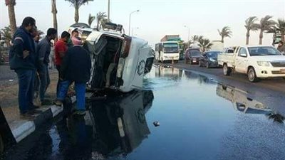 إعادة الحركة المرورية لطبيعتها على الطريق الإقليمي بالقليوبية بعد انقلاب سيارة سولار 