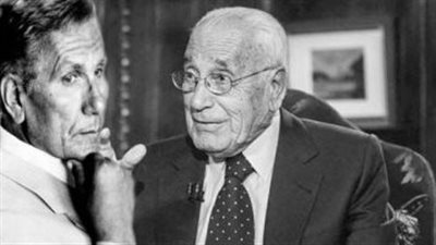  كواليس علاقة هيكل ويوسف إدريس.. مكالمة هاتفية كانت البداية.. وحوار أنور السادات وراء فصل الأديب من الأهرام