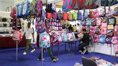 حي شرق مدينة نصر يفتتح معرضًا لمستلزمات المدارس بأسعار مخفضة 