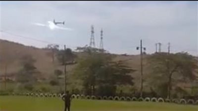 تحطم مروحية بعد اصطدامها بأسلاك كهرباء ونجاة طاقمها بأعجوبة| فيديو 