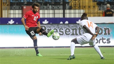 منتخب مصر يتقدم بهدف أمام النيجر في الشوط الأول