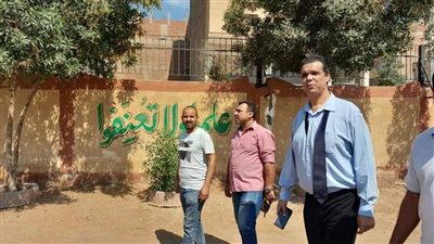 وكيل إدارة الوراق التعليمية يتفقد مدرستي الإسراء والتحرير ويتابع أعمال التطوير والصيانة