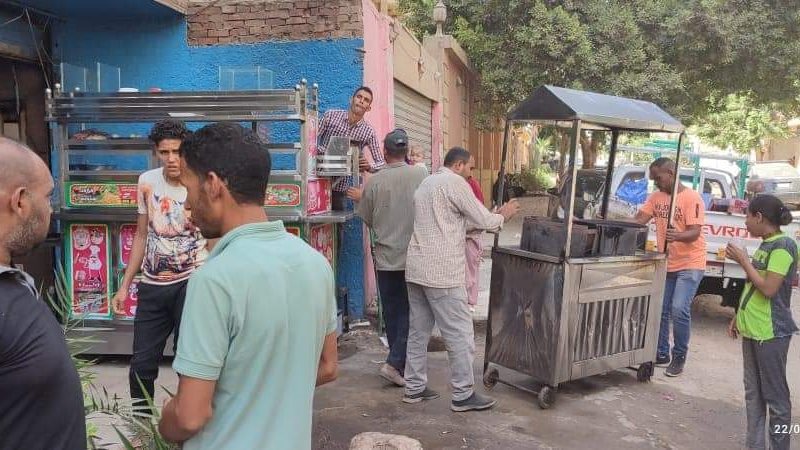 رفع مخلفات في حملة