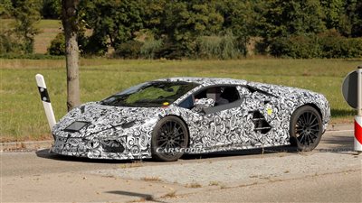 فضيحة.. خليفة لامبورجيني تتعطل أثناء الاختبار أمام المصورين